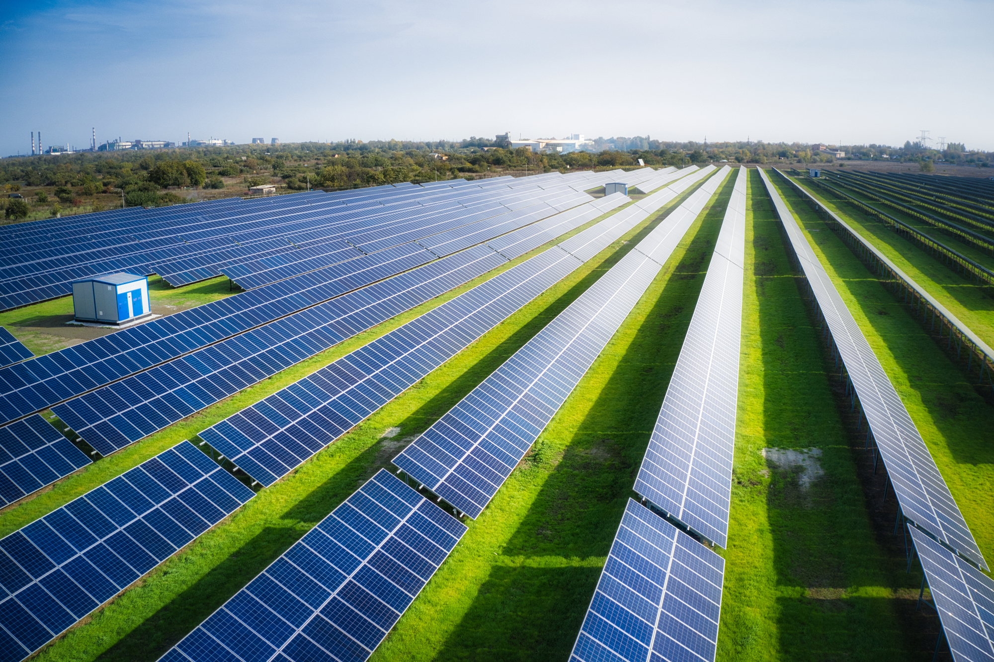 Инвестиции в чистую энергию: солнечные электростанции и панели