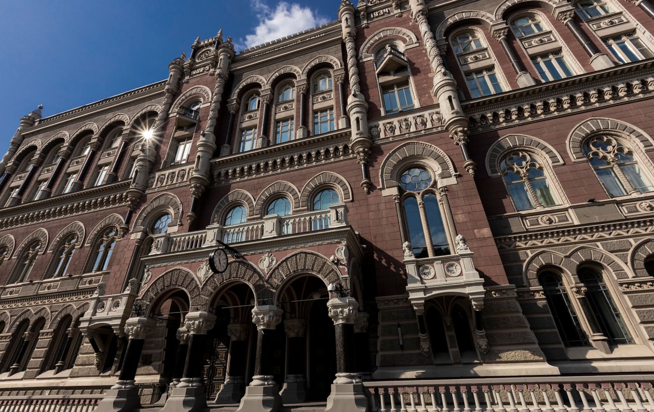 Фінансова прірва: індекс стресу в Україні впав до довоєнного рівня, поки в РФ фіксують історичні рекорди падіння.