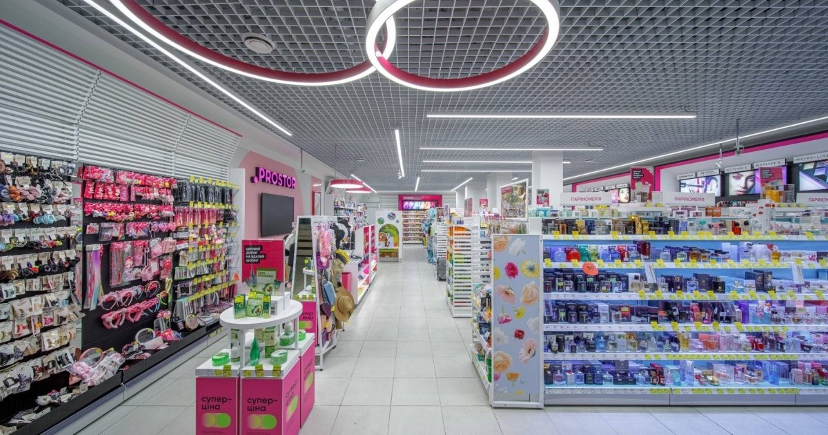 Масштабний вихід з ринку: мережа PROSTOR оголосила про закриття магазинів у 22 регіонах України та повне припинення своєї діяльності.