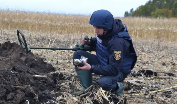 Земля повертається до життя: Україна розмінувала майже 10 тисяч гектарів територій за перше півріччя