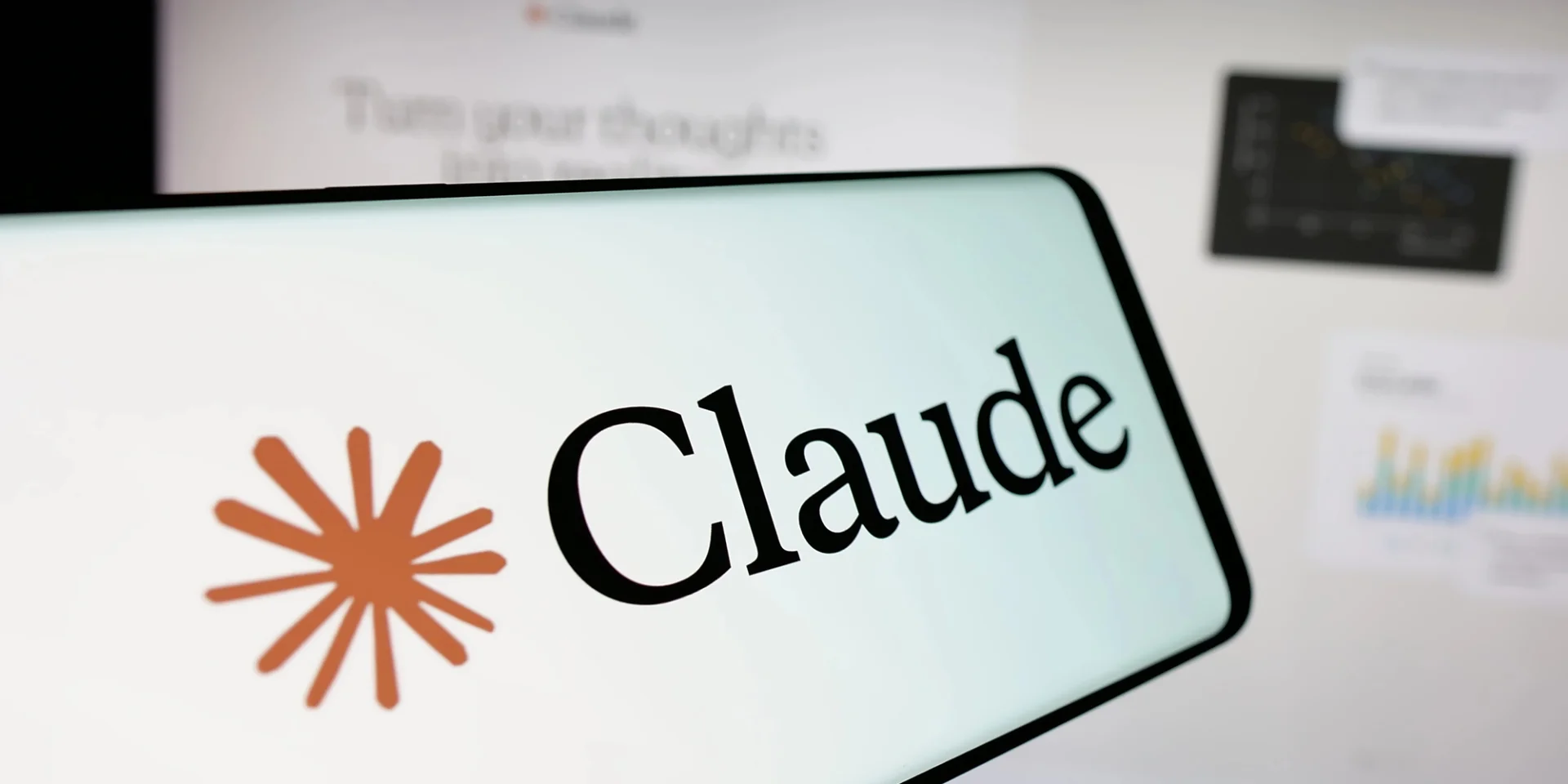 Витік даних у Claude: як ваші приватні чати опинилися у відкритому пошуку та чим це загрожує користувачам. Повний розбір гучного скандалу з приватністю.