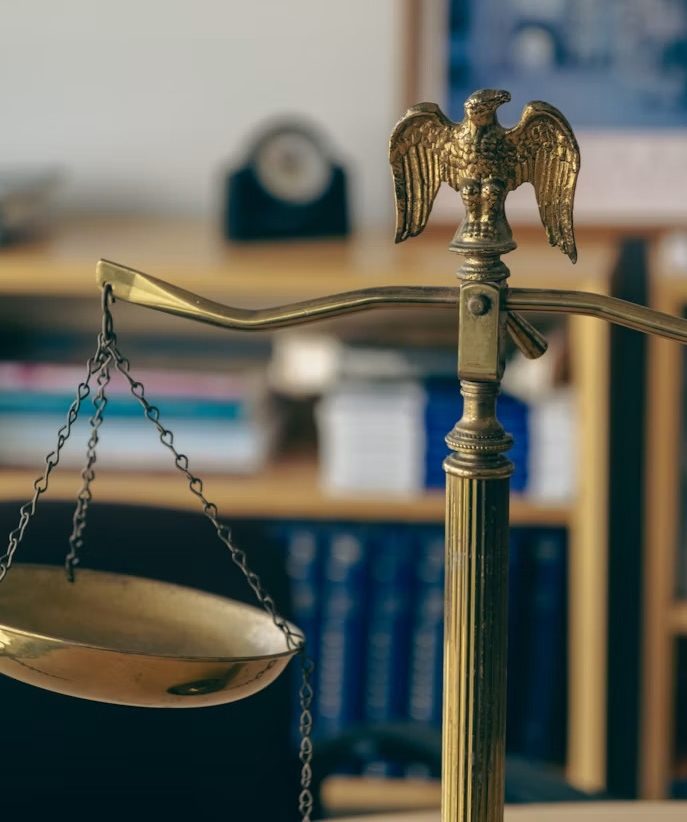 адвокат з цивільних справ