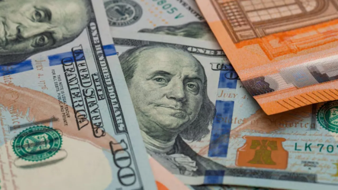 Курс валют на тиждень: прогноз банкіра щодо долара та євро та оновлений коридор цифр